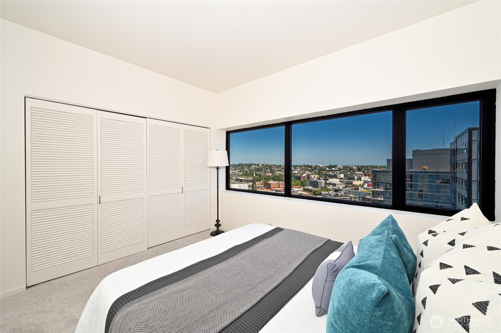 1301 Spring Street, Unit 17A Seattle, WA 98104 - Photo 19 of 33