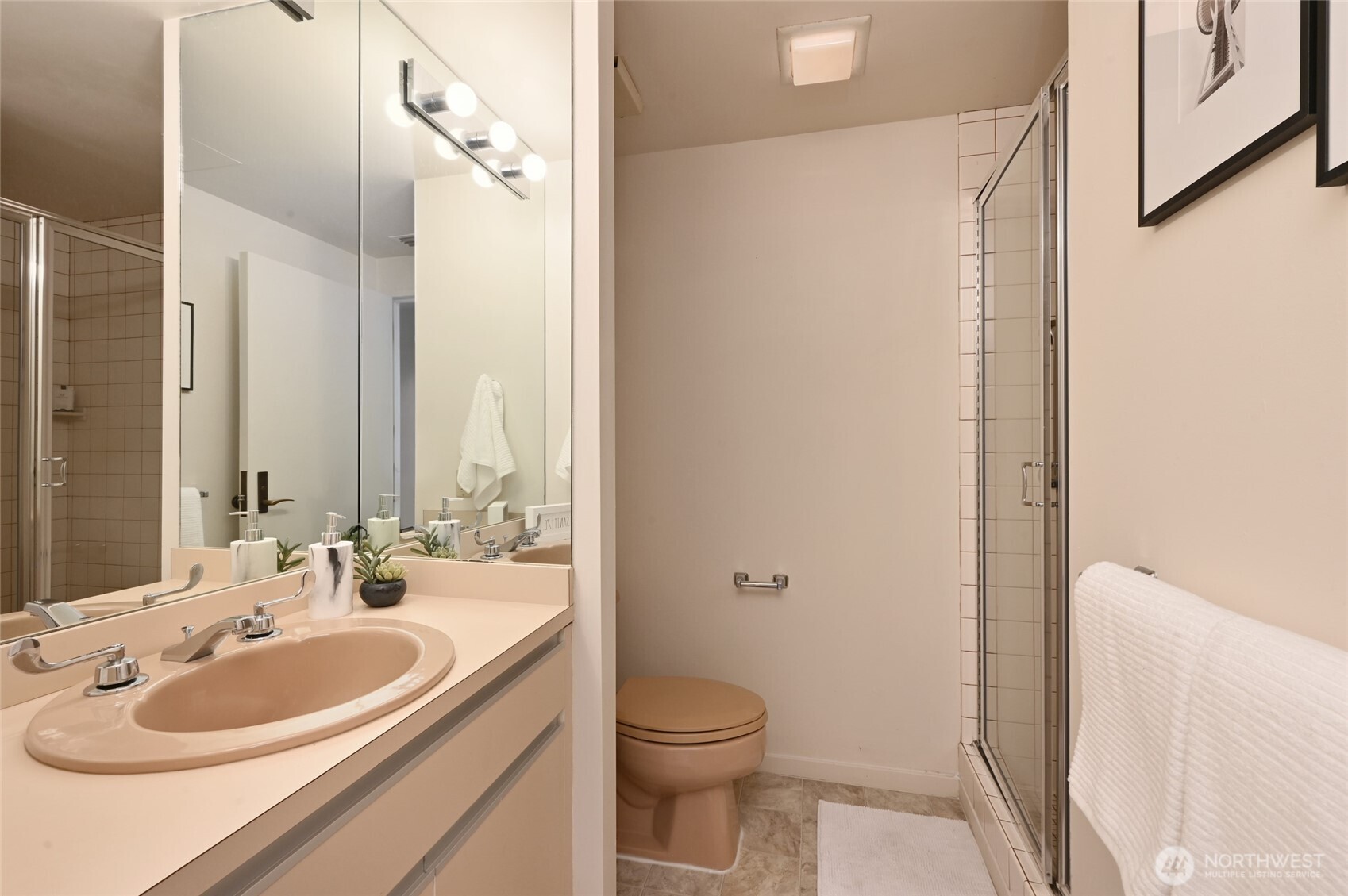 1301 Spring Street, Unit 17A Seattle, WA 98104 - Photo 20 of 33