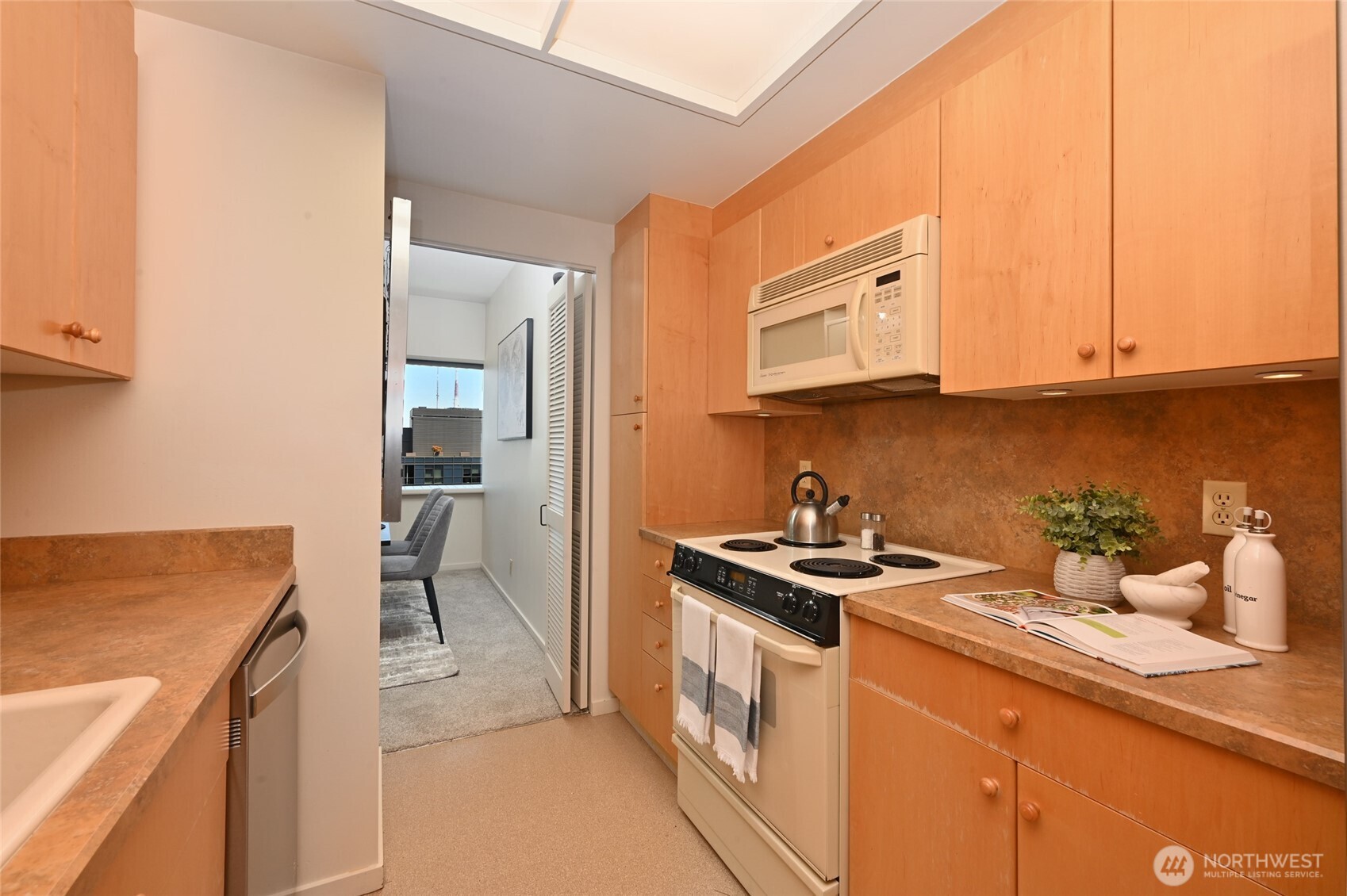 1301 Spring Street, Unit 17A Seattle, WA 98104 - Photo 9 of 33