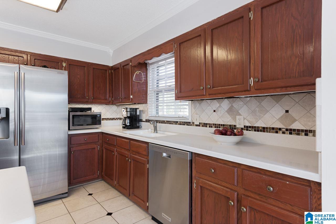 1808 Hamilton Road Pelham, AL 35124 - Photo 5 of 47