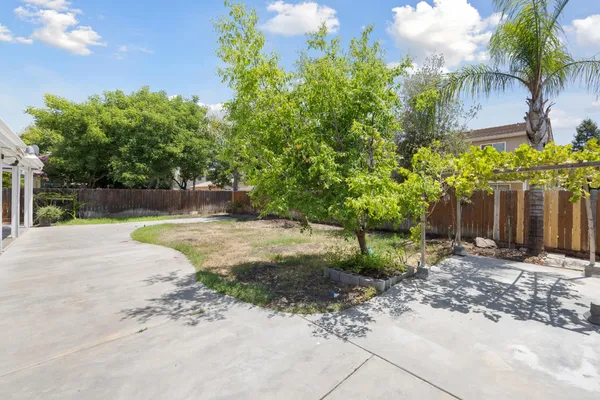 $685,000 | 2720 San Jose Avenue, Clovis, CA 93611