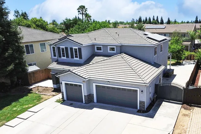 $685,000 | 2720 San Jose Avenue, Clovis, CA 93611