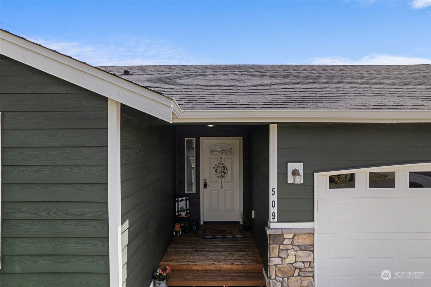 509 East Jones Road Sedro-Woolley, WA 98284 - Photo 3 of 24 Gallery Image 3