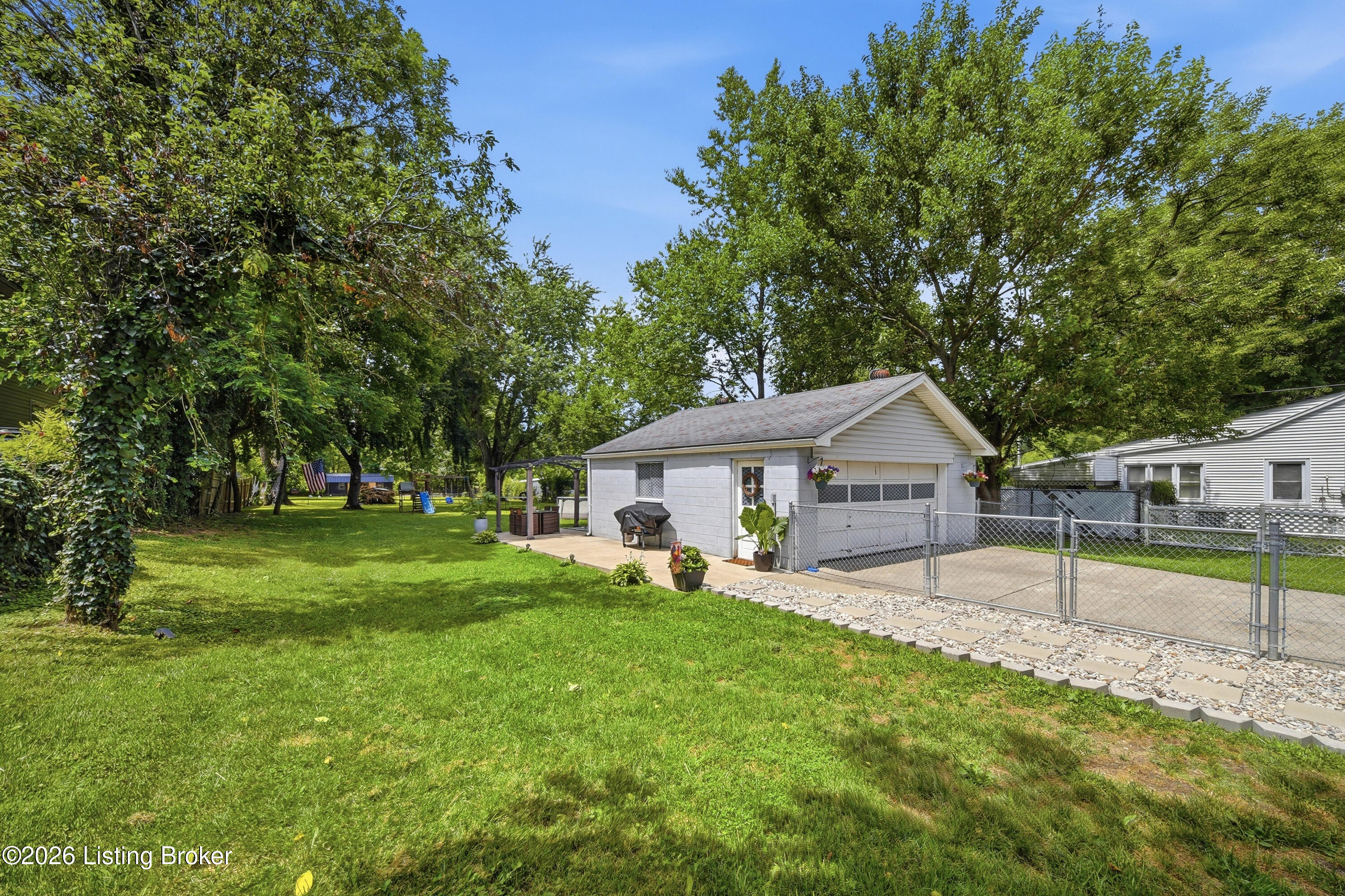 9712 Keys Ferry Road Fairdale, KY 40118 - Photo 32 of 48 32_9712keysferry_louisvillerealestatemed