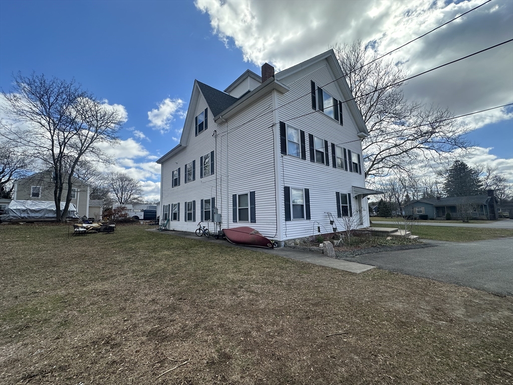 218 Main Street Acushnet, MA 02743 - Photo 4 of 12