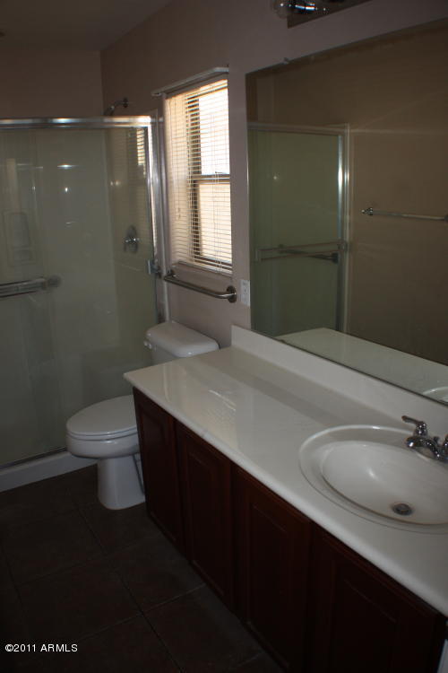 43940 West Cowpath Road Maricopa, AZ 85138 - Photo 5 of 6 Master Bath