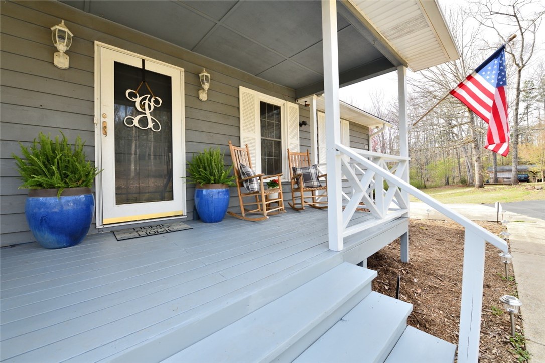 311 Brewer Road Walhalla, SC 29691 - Photo 3 of 37 FRONT PORCH