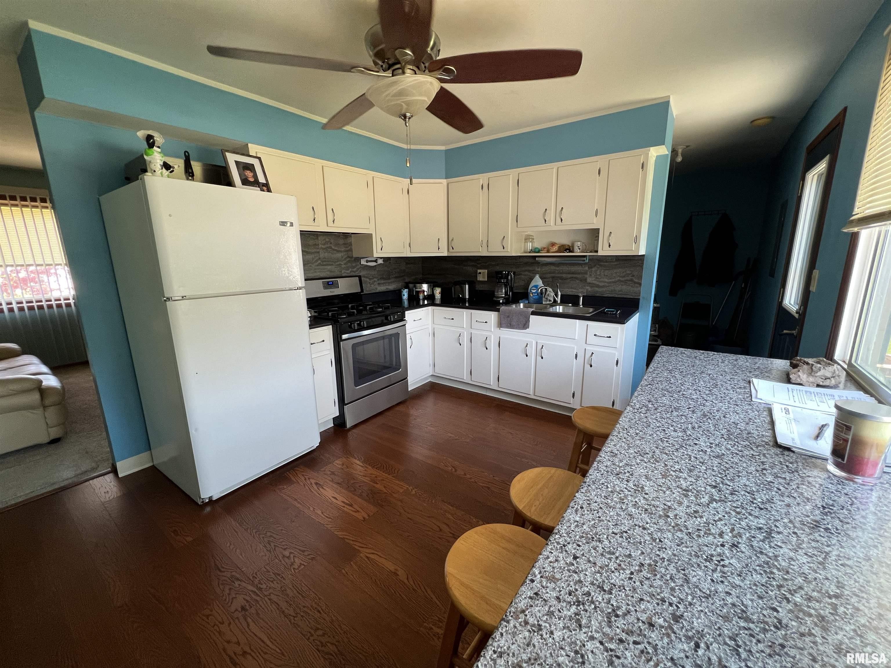 250 Briargate Road Washington, IL 61571 - Photo 5 of 11 Gallery Image 5