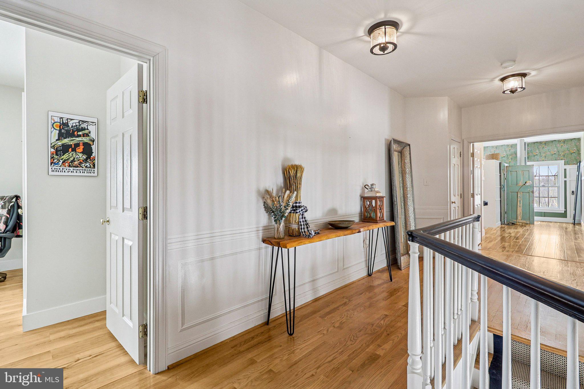 19075 Foxgreen Circle Leesburg, VA 20175 - Photo 48 of 71 a very nice looking room with a large window