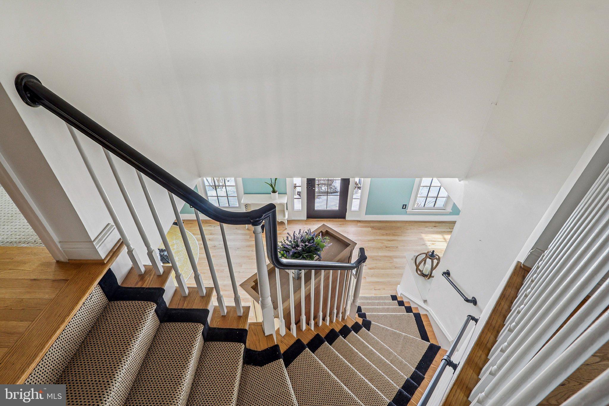 19075 Foxgreen Circle Leesburg, VA 20175 - Photo 49 of 71 a view of entryway