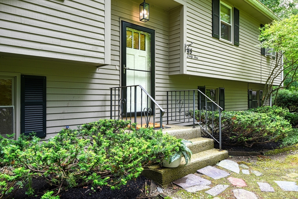 45 Neck Hill Road Mendon, MA 01756 - Photo 2 of 33 Gallery Image 2