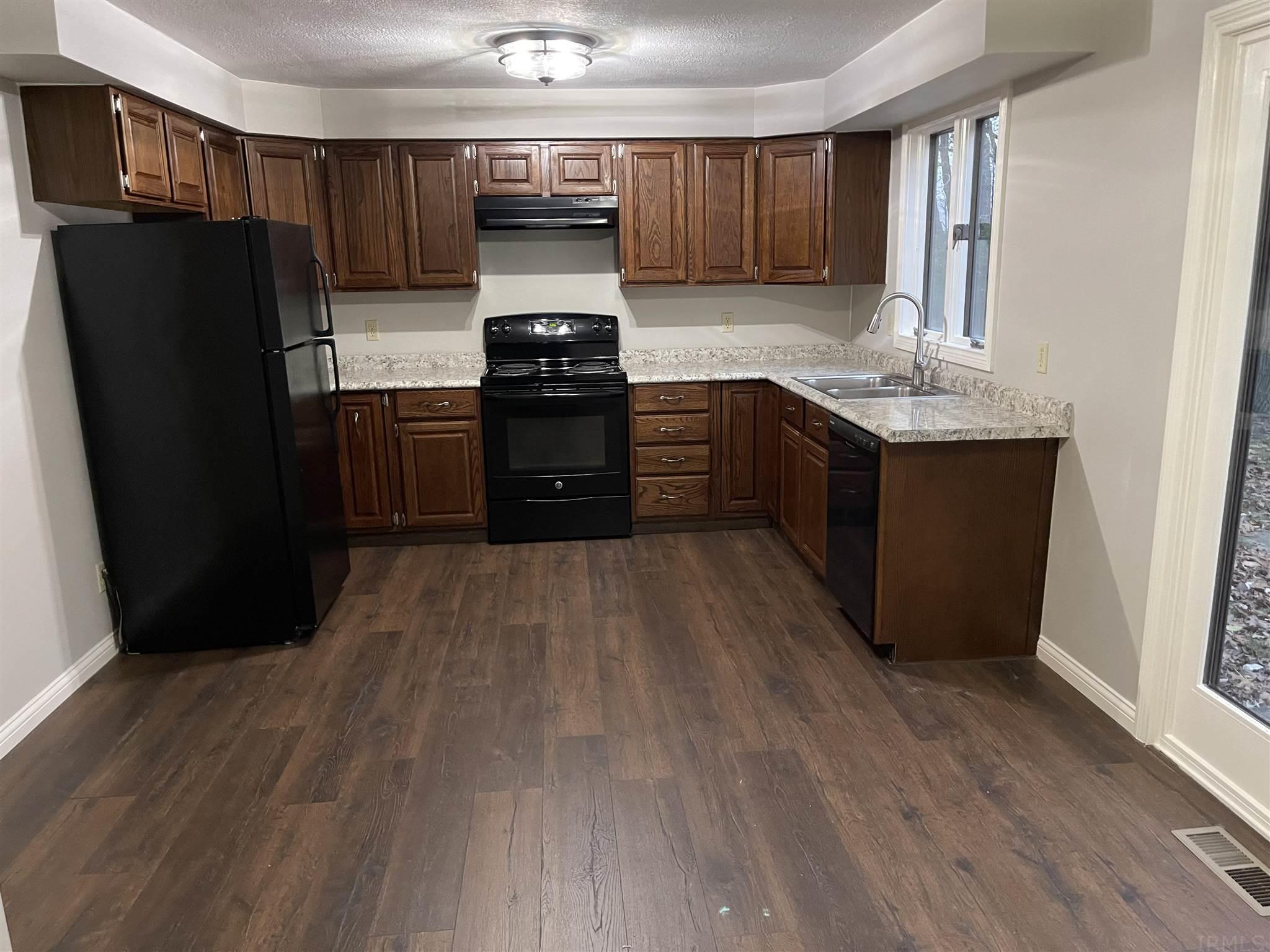 5101 State Rte 101 Butler, IN 46721 - Photo 10 of 31