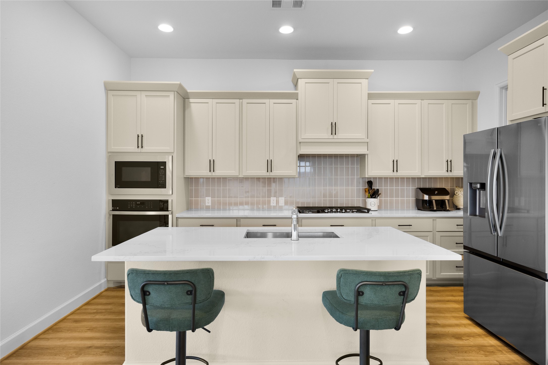 31243 Riley Hts Drive Fulshear, TX 77441 - Photo 19 of 28 Kitchen