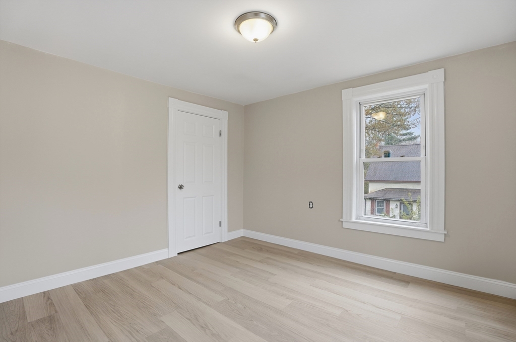 5 Russell Avenue Ashburnham, MA 01430 - Photo 19 of 33