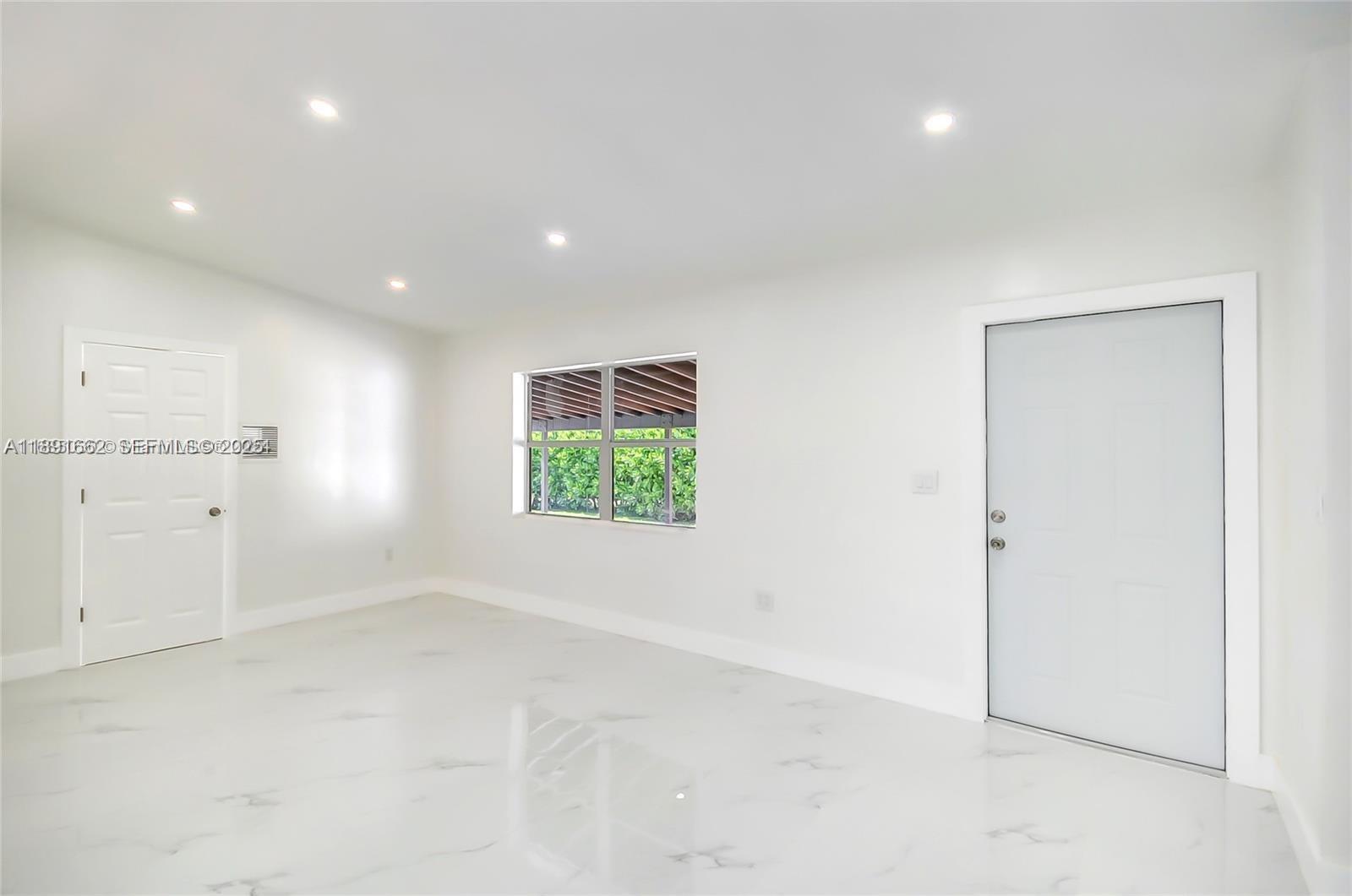 14465 Southwest 290th Terrace Homestead, FL 33033 - Photo 7 of 31