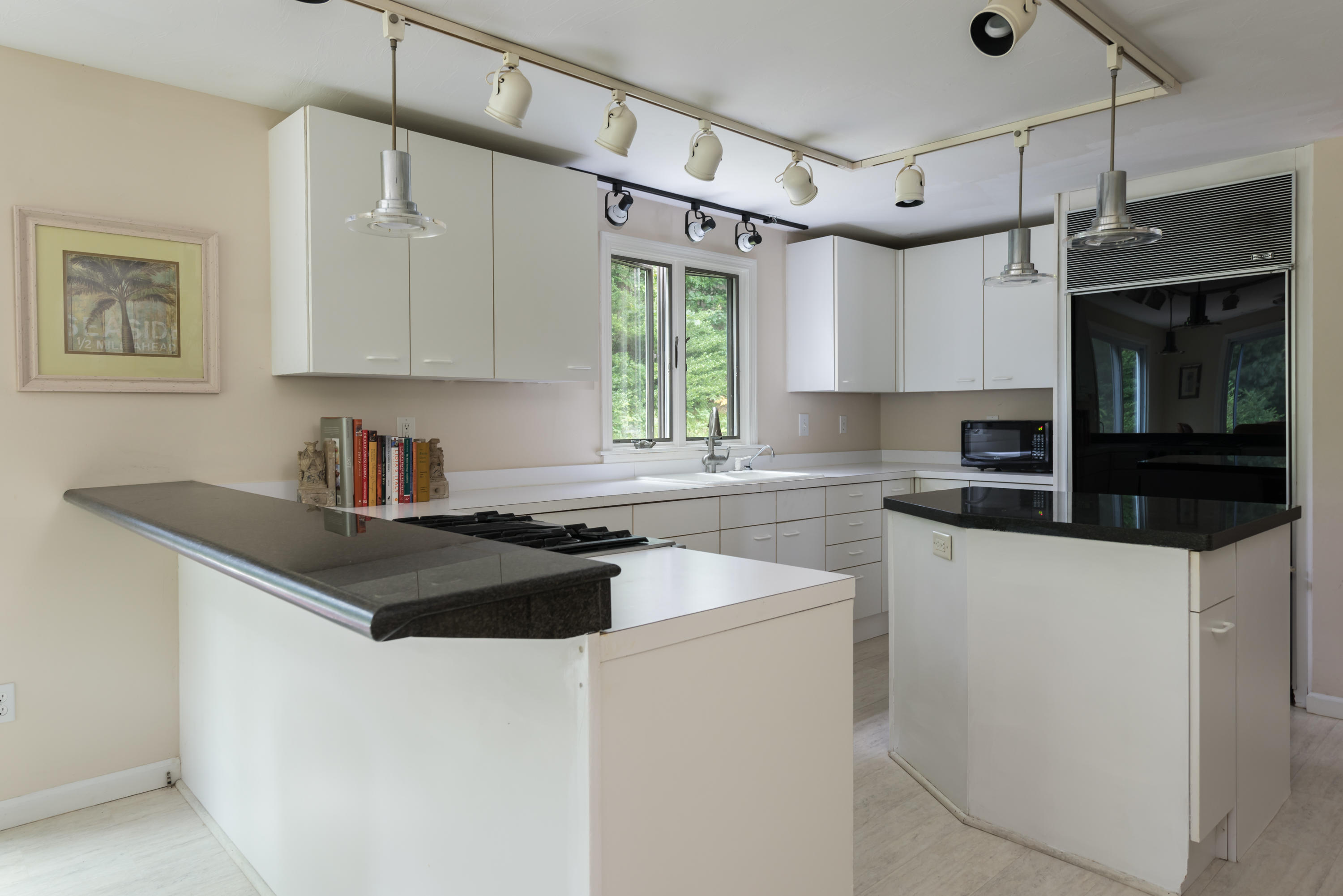 24 Briar Patch Road Osterville, MA 02655 - Photo 6 of 13 24BriarPatch114