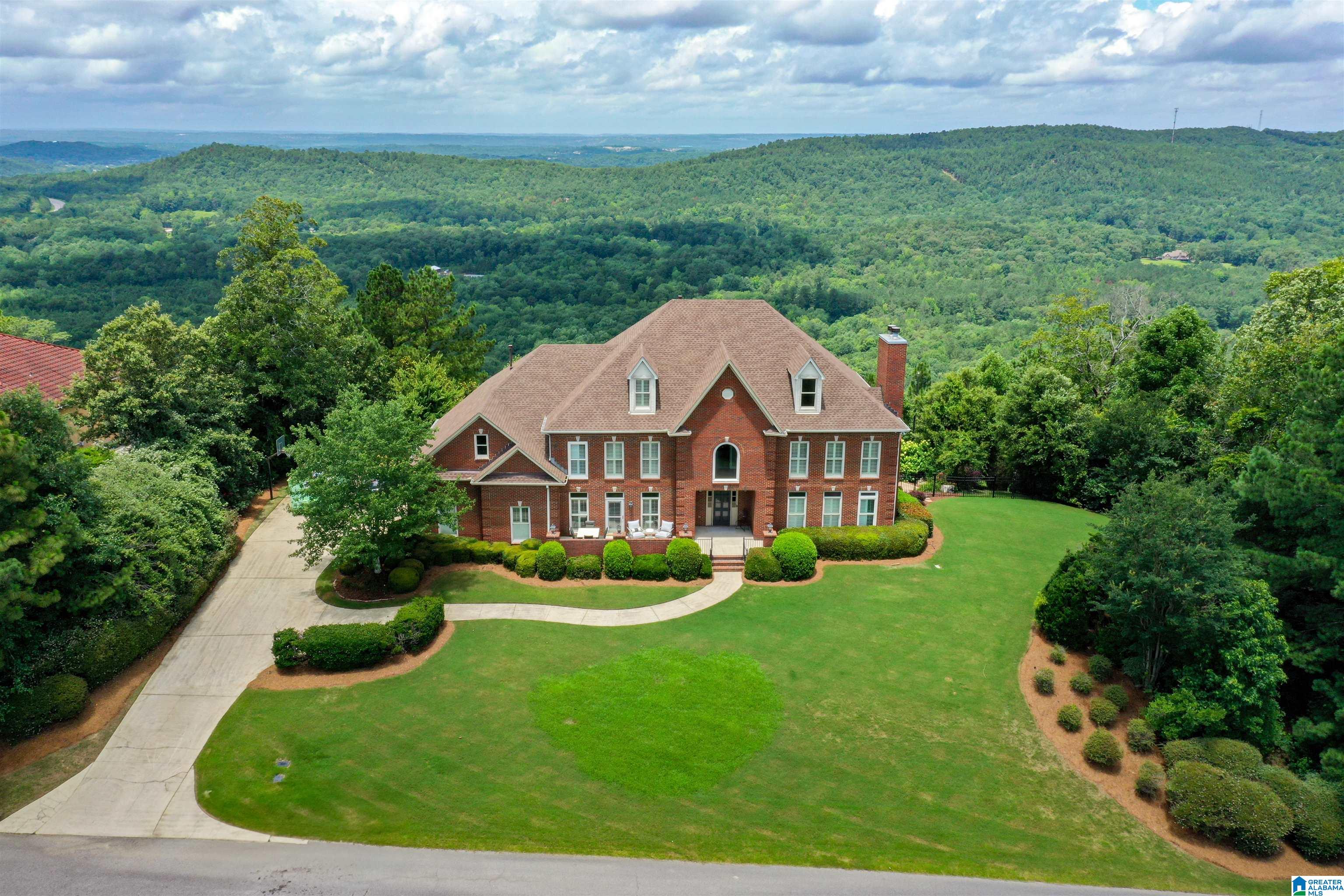 284 Kings Crest Lane Pelham, AL 35124 - Photo 2 of 29
