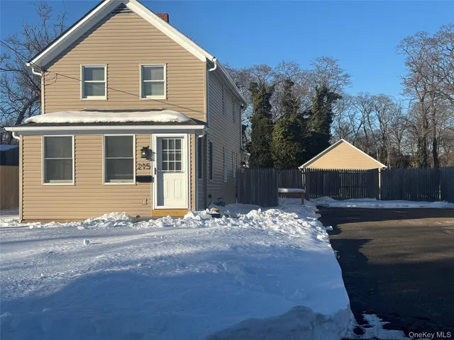 $3,500 | 215 East Lakewood Street, Patchogue, NY 11772