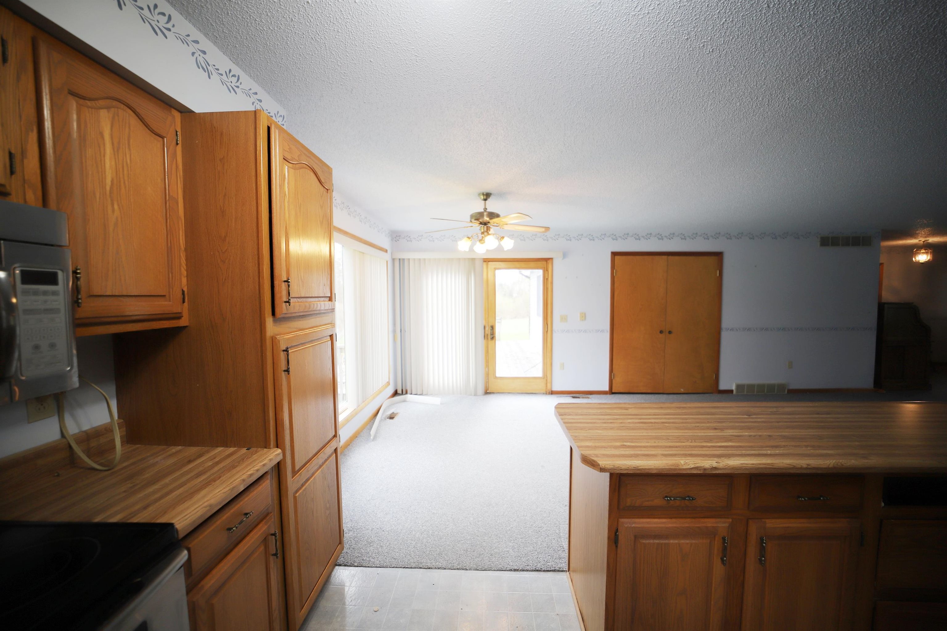 8422 Morrish Road Flushing, MI 48433 - Photo 6 of 20 50106942-5.JPG