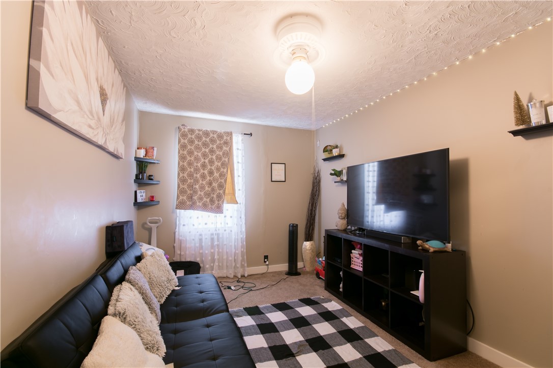 27 Union Street Lincoln, RI 02865 - Photo 11 of 46