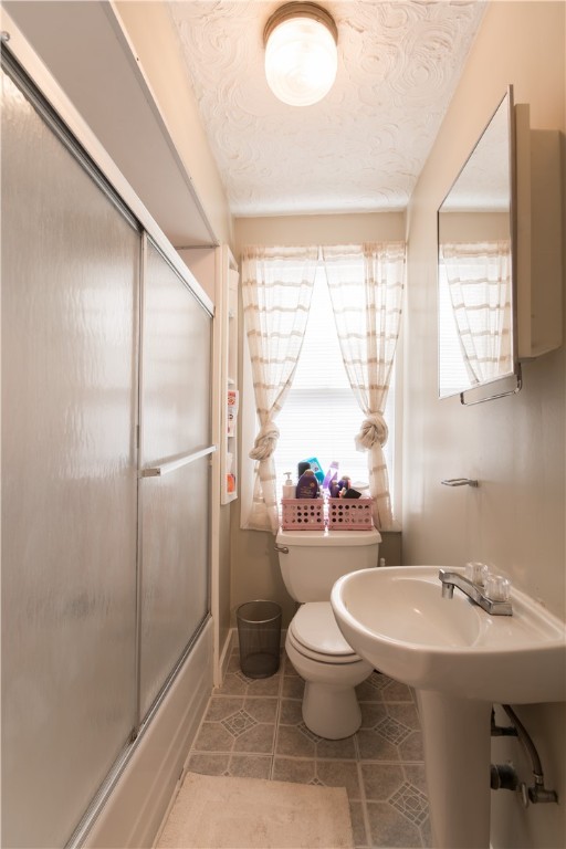 27 Union Street Lincoln, RI 02865 - Photo 13 of 46