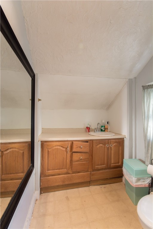 27 Union Street Lincoln, RI 02865 - Photo 24 of 46