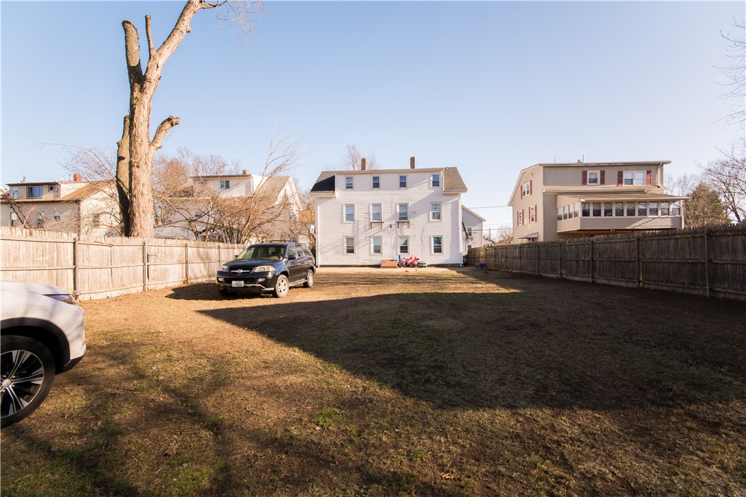 27 Union Street Lincoln, RI 02865 - Photo 4 of 46