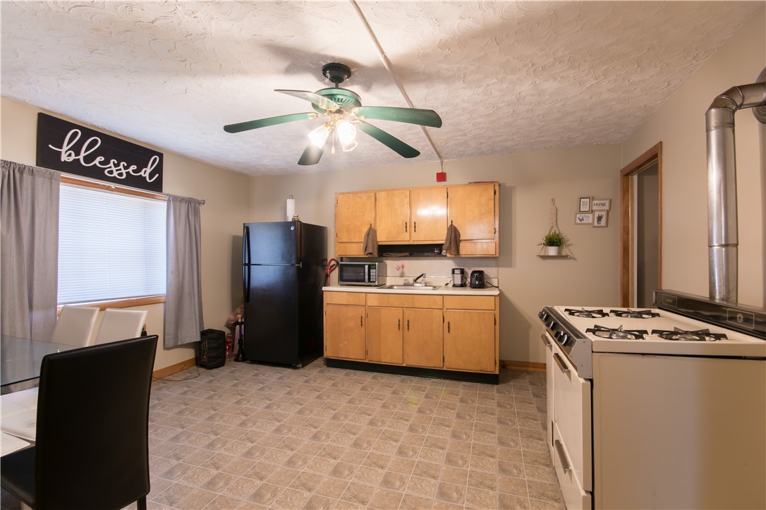 27 Union Street Lincoln, RI 02865 - Photo 5 of 46