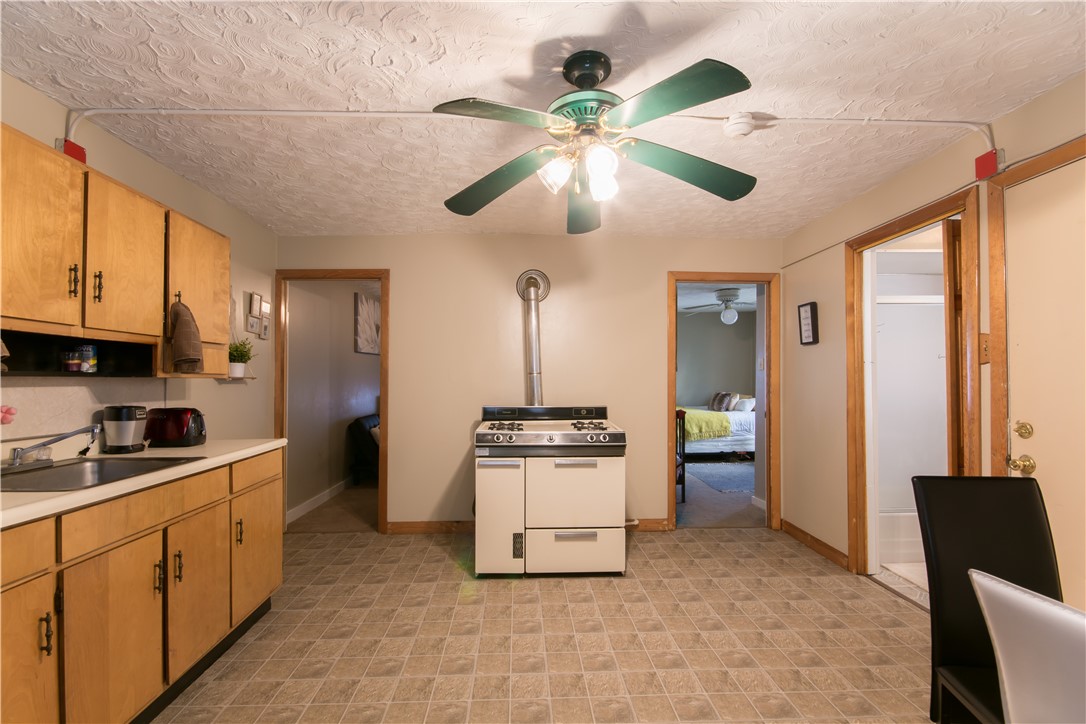 27 Union Street Lincoln, RI 02865 - Photo 8 of 46