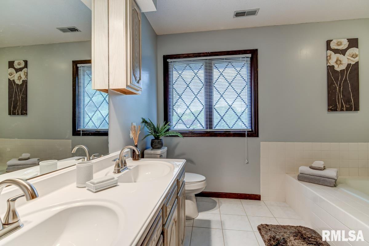 9 Red Bud Lane Springfield, IL 62712 - Photo 40 of 50 Gallery Image 40