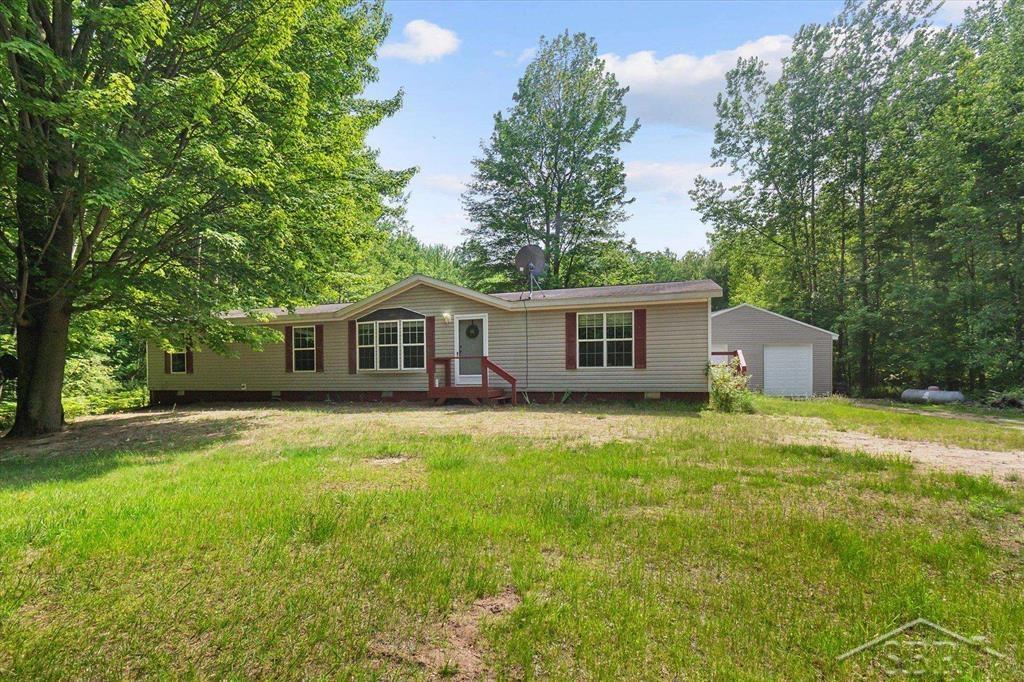3251 Dana Road Coleman, MI 48618 - Photo 1 of 60