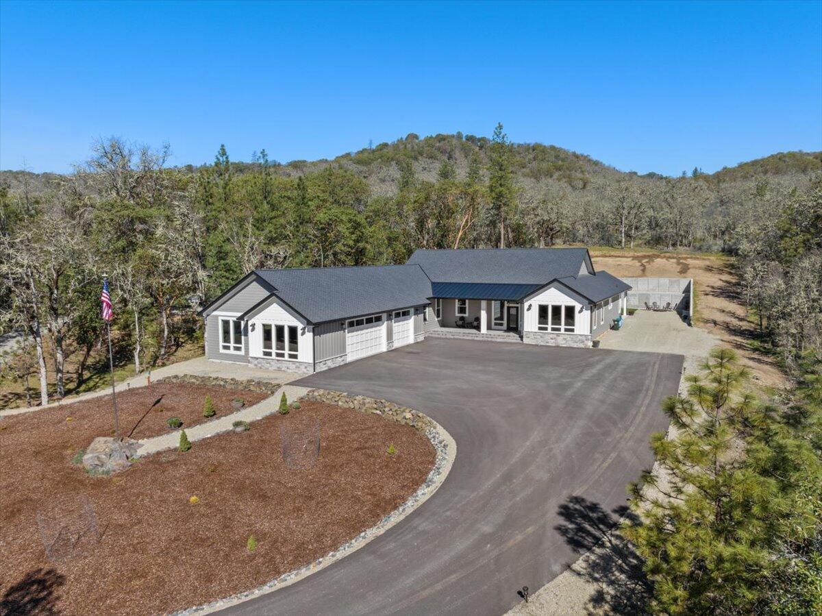 7064 Old Stage Road Central Point, OR 97502 - Photo 1 of 1 03-DJI_0331