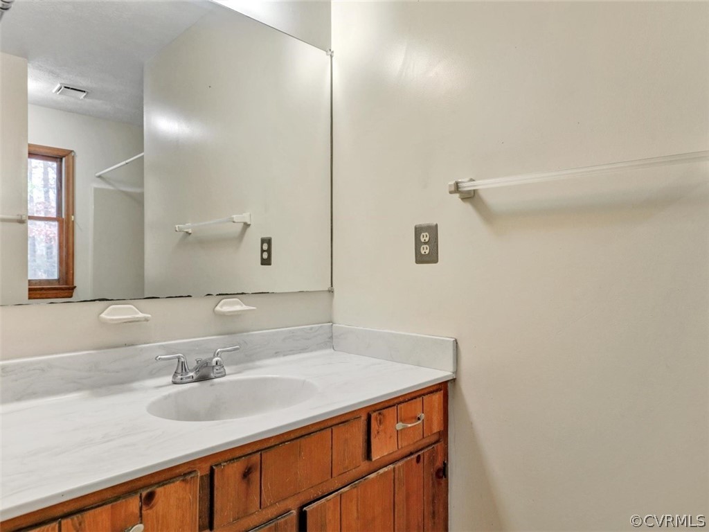 1570 Graves Road Sandston, VA 23150 - Photo 13 of 26 En-Suite Master Bath