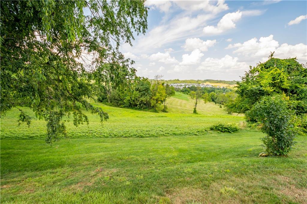 4513 Battle Ridge Road Oakdale, PA 15071 - Photo 4 of 25 Gallery Image 4