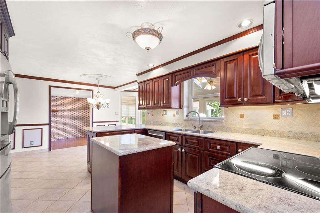 4513 Battle Ridge Road Oakdale, PA 15071 - Photo 9 of 25 Gallery Image 9