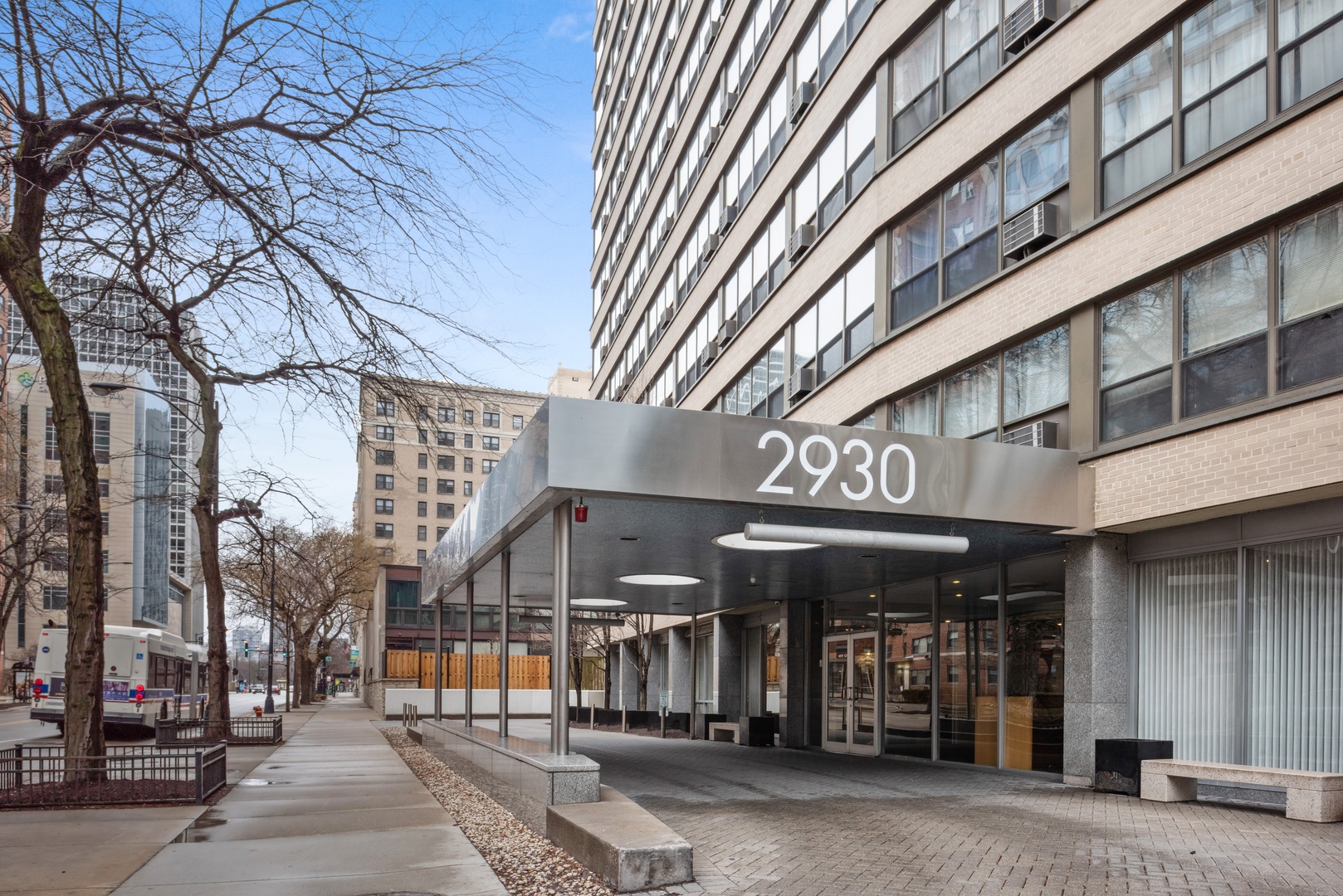 2930 North Sheridan Road, Unit 1702 Chicago, IL 60657 - Photo 1 of 14