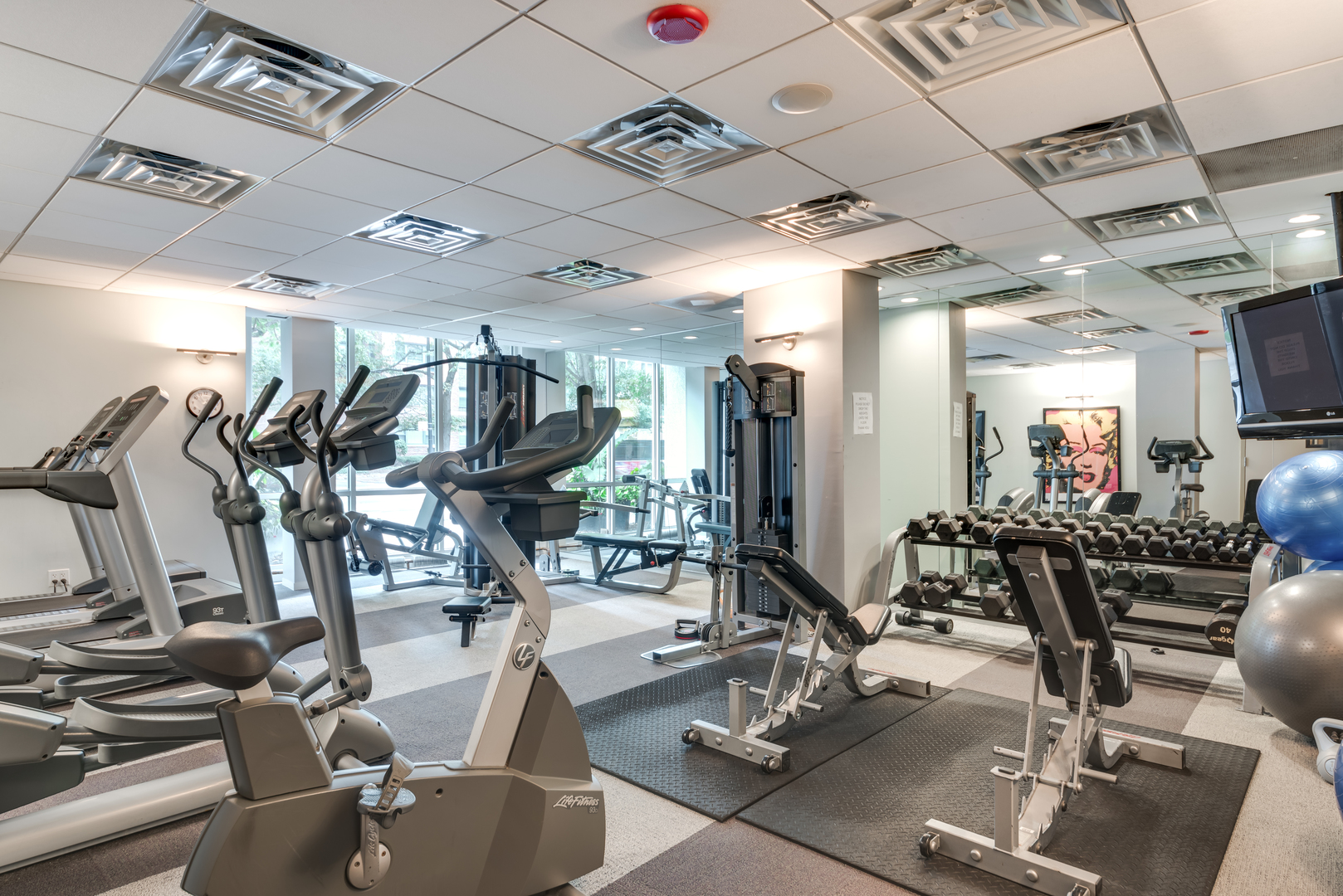 2930 North Sheridan Road, Unit 1702 Chicago, IL 60657 - Photo 12 of 14