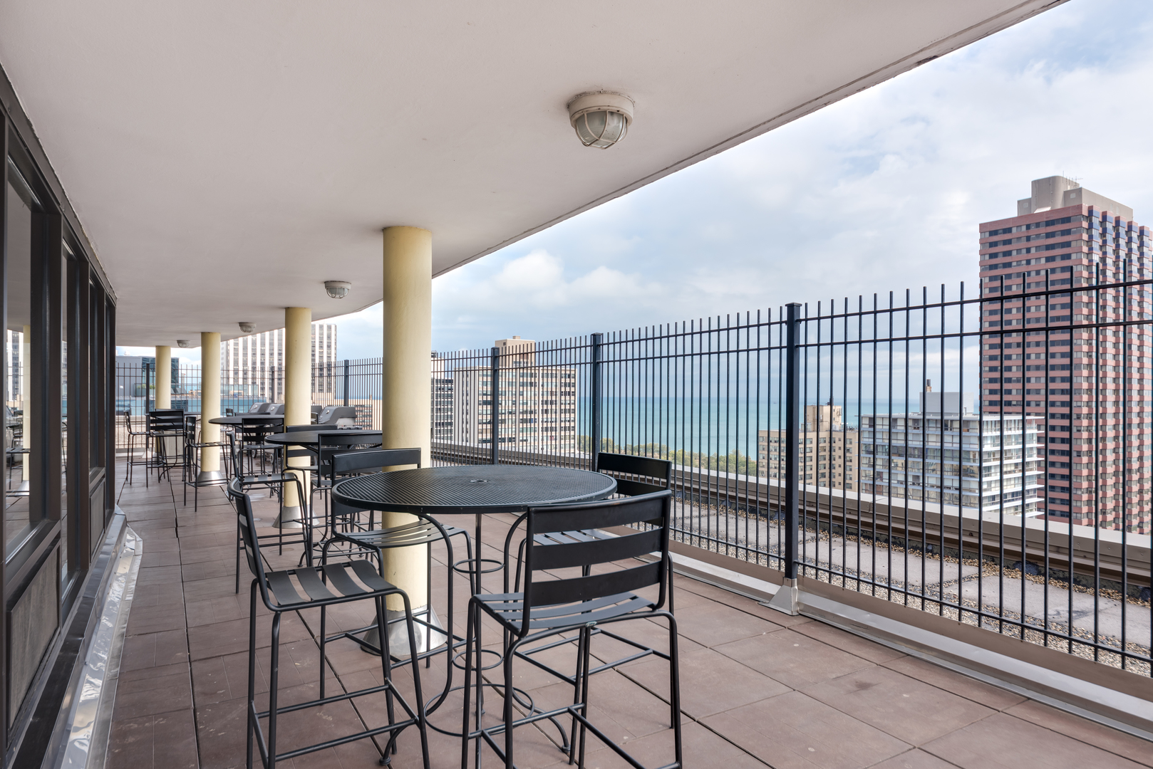 2930 North Sheridan Road, Unit 1702 Chicago, IL 60657 - Photo 14 of 14