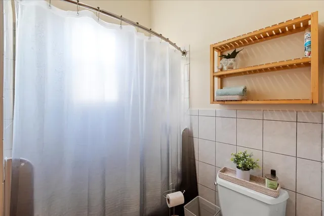 $2,500 | 2028 North Hamlin Avenue, Unit 2, Chicago, IL 60647