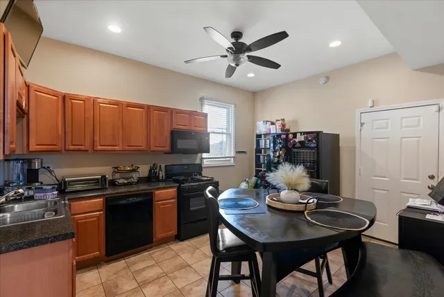 $2,500 | 2028 North Hamlin Avenue, Unit 2, Chicago, IL 60647