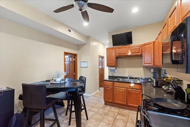 $2,500 | 2028 North Hamlin Avenue, Unit 2, Chicago, IL 60647