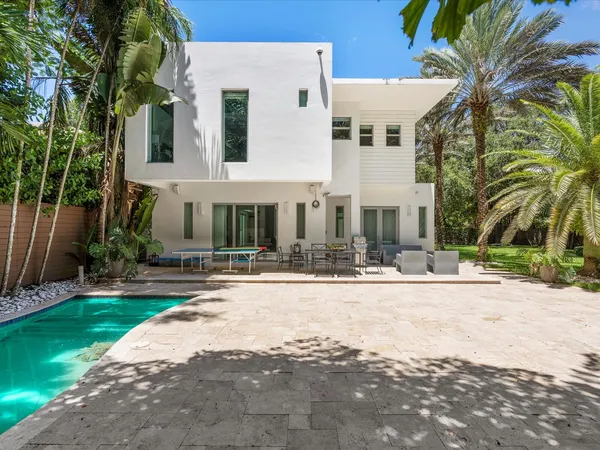 $20,500 | 3917 South Le Jeune Road, Miami, FL 33133
