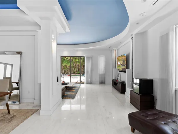 $20,500 | 3917 South Le Jeune Road, Miami, FL 33133