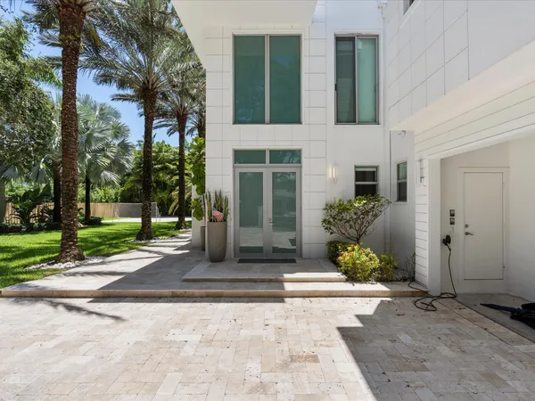 $20,500 | 3917 South Le Jeune Road, Miami, FL 33133