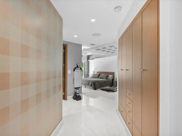 $20,500 | 3917 South Le Jeune Road, Miami, FL 33133