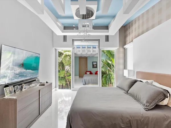 $20,500 | 3917 South Le Jeune Road, Miami, FL 33133