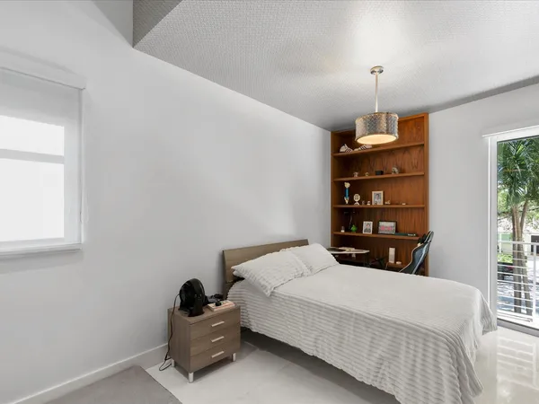$20,500 | 3917 South Le Jeune Road, Miami, FL 33133