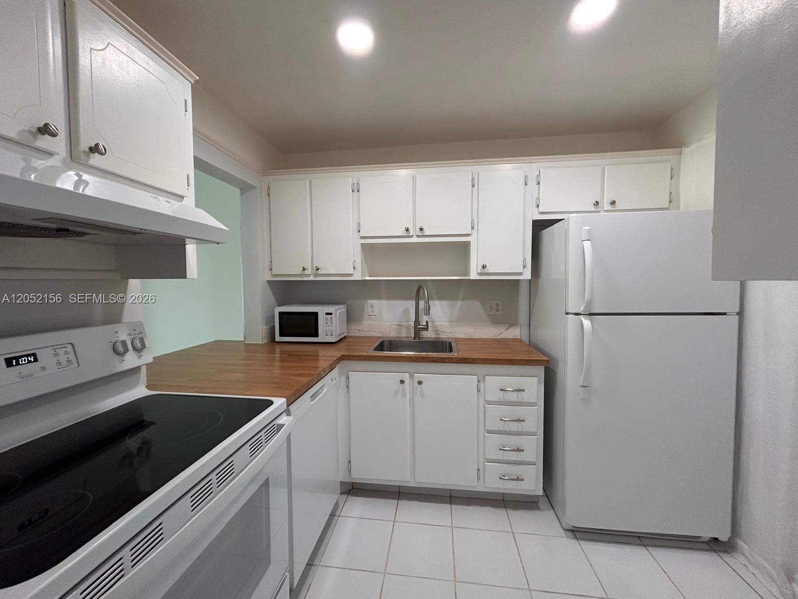 5401 Northwest 2nd Avenue, Unit 222 Boca Raton, FL 33487 - Photo 4 of 30