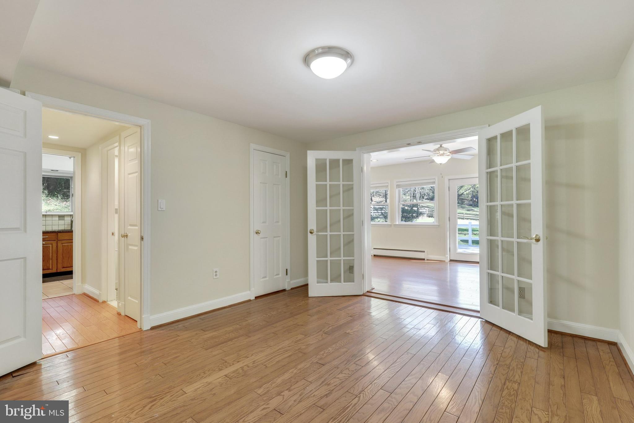 10721 Vale Road Oakton, VA 22124 - Photo 11 of 39 Gallery Image 11