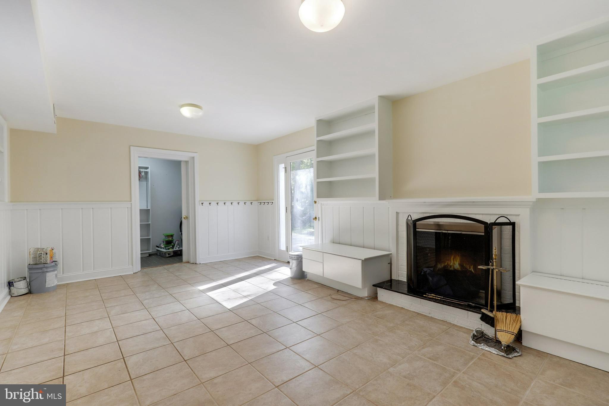 10721 Vale Road Oakton, VA 22124 - Photo 13 of 39 Gallery Image 13